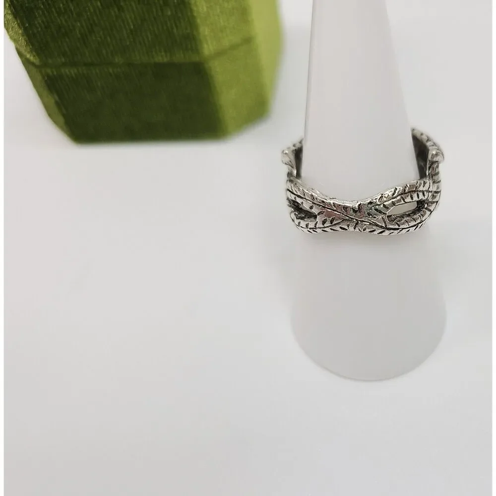 Lord of the Rings Aragorn Ring of Barahir Green Crystal with Velvet Gift Box